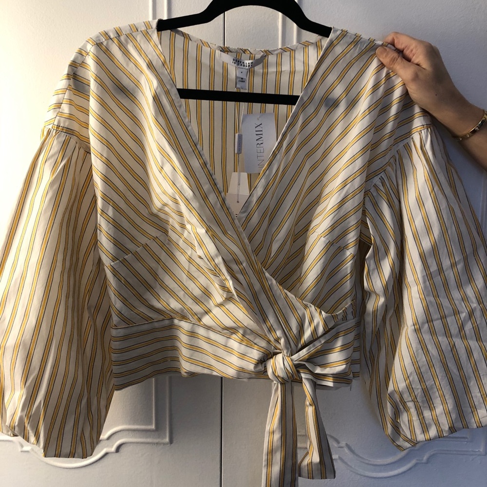 DEREK LAMB WRAP TOP